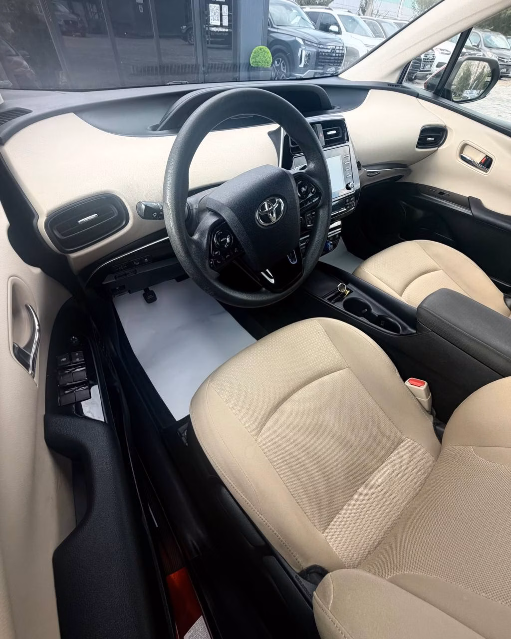 Toyota Prius фото 9