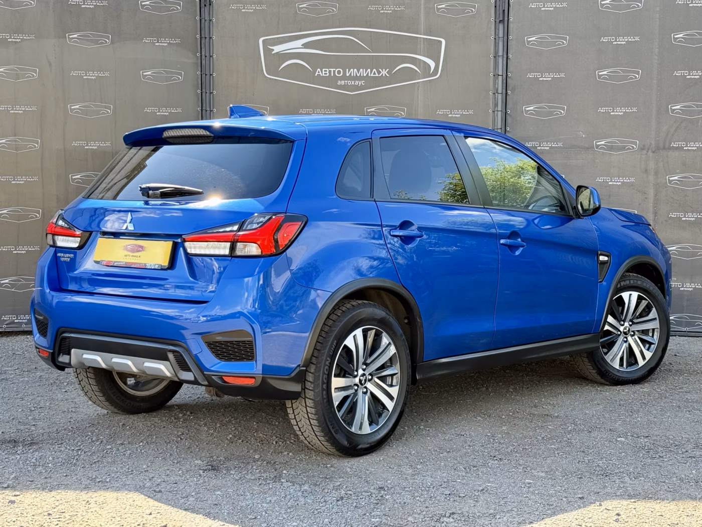 Mitsubishi Outlander Sport фото 2