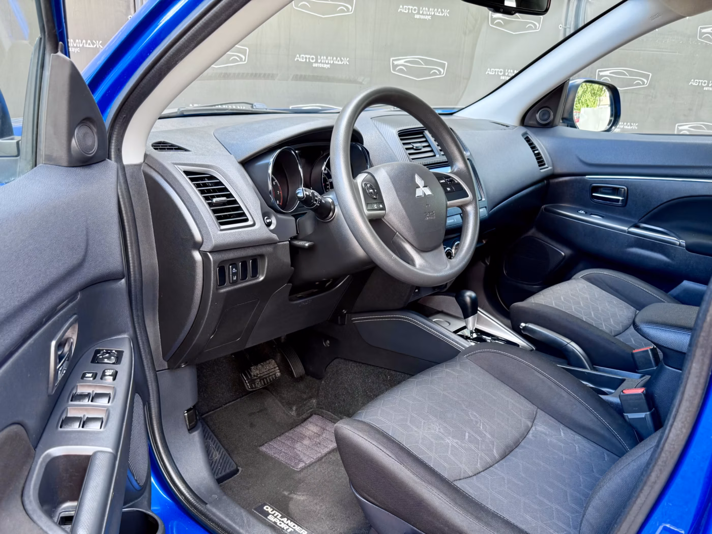 Mitsubishi Outlander Sport фото 18