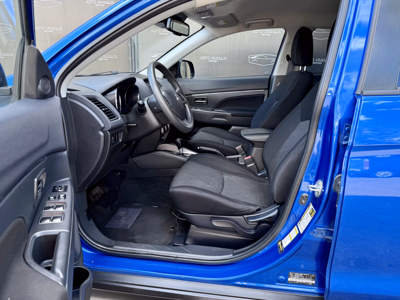 Mitsubishi Outlander Sport фото 13