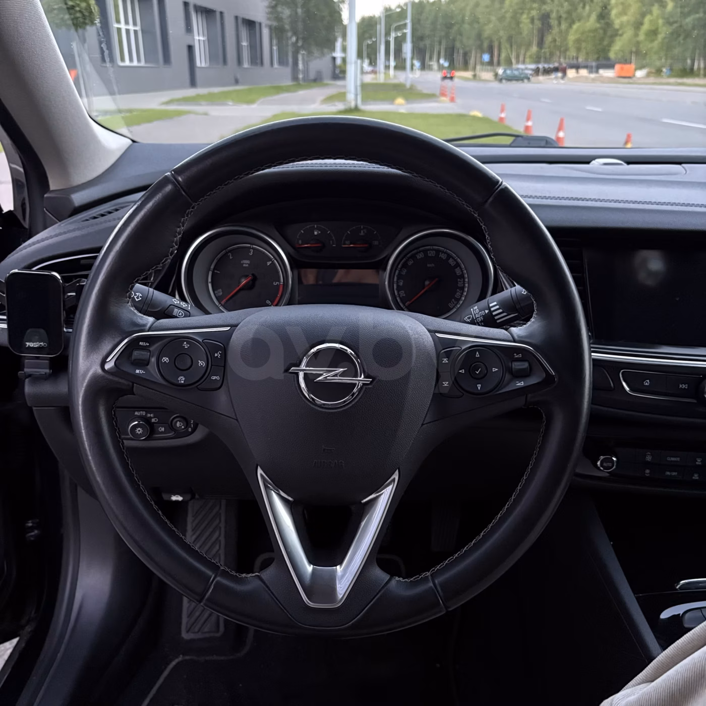 Opel Insignia фото 9