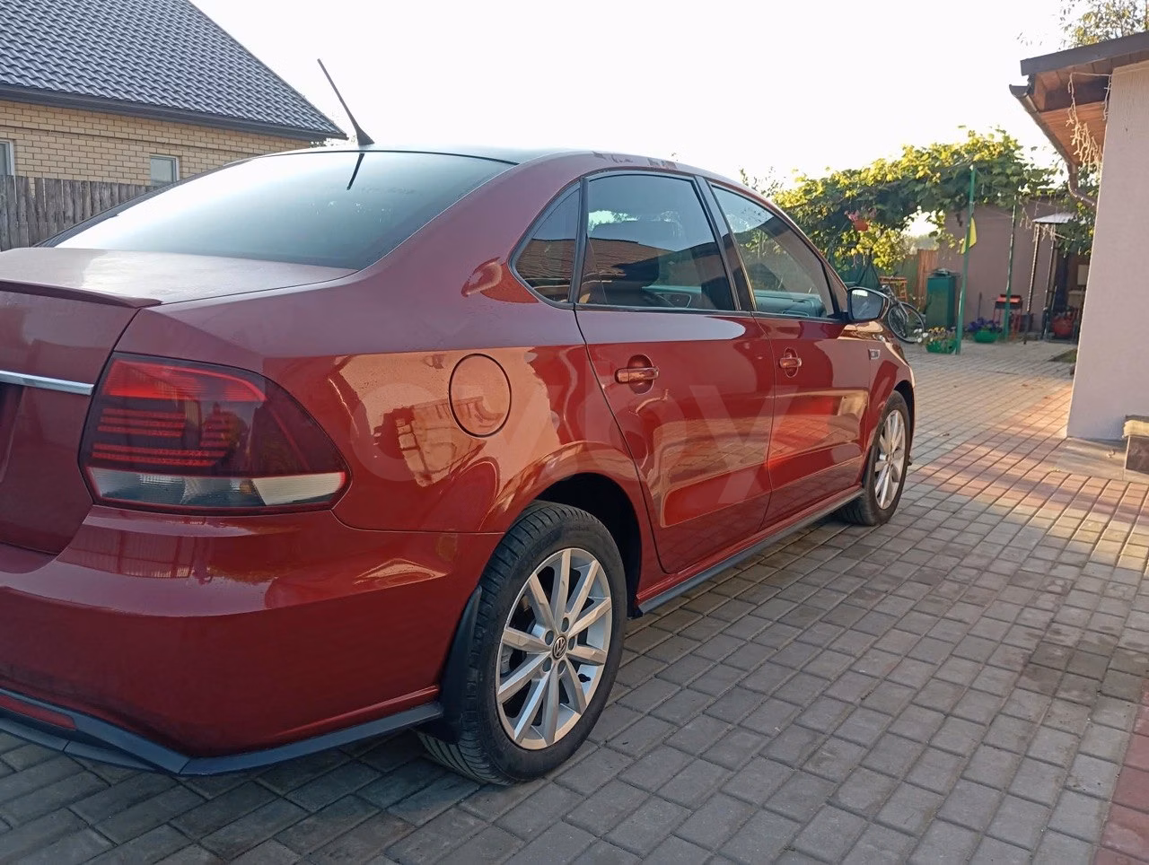 Volkswagen Polo Sedan фото 3