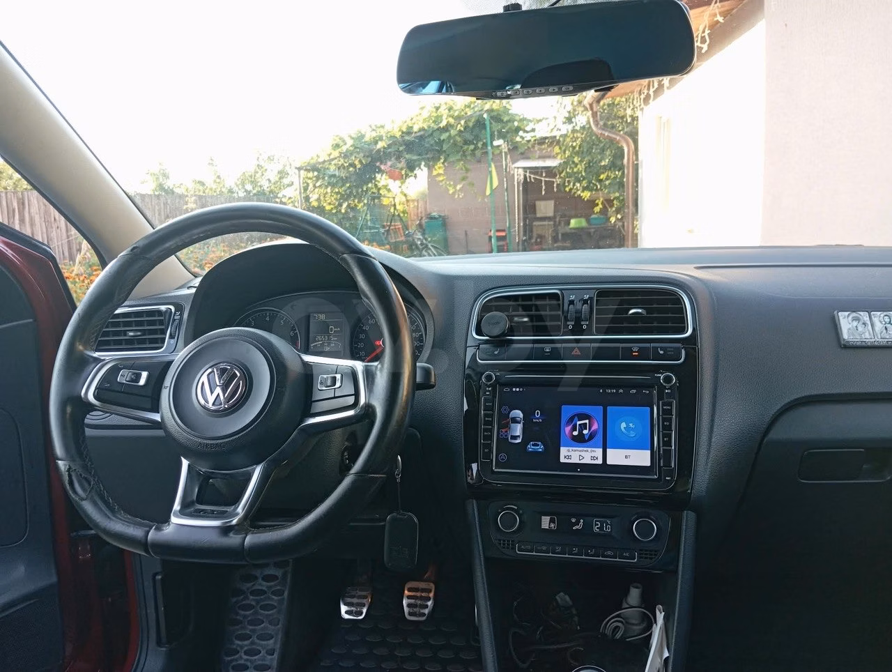 Volkswagen Polo Sedan фото 5
