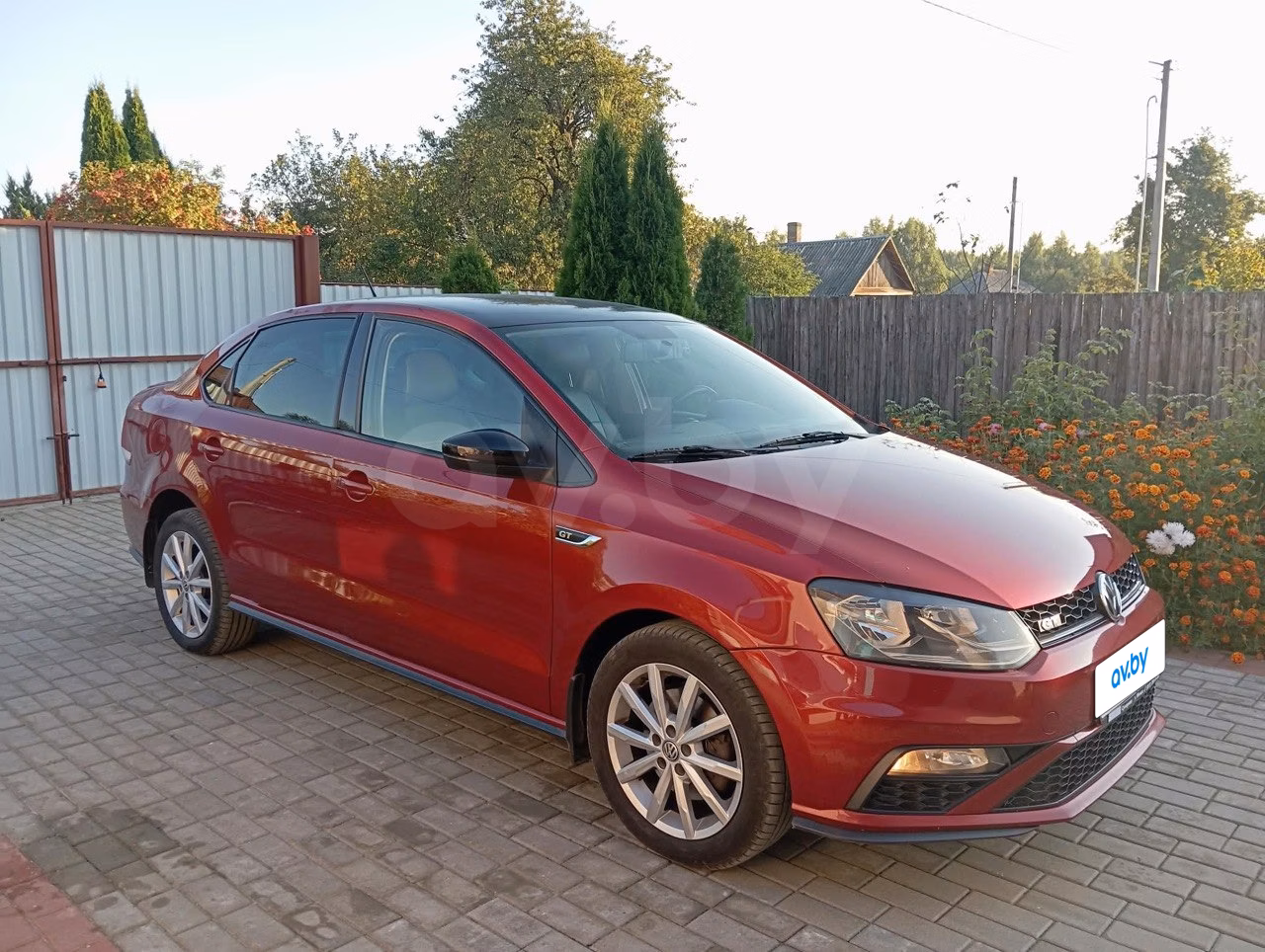 Volkswagen Polo Sedan фото 2