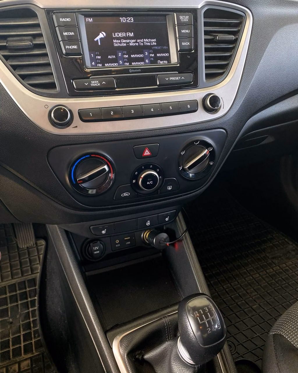 Hyundai Solaris фото 11
