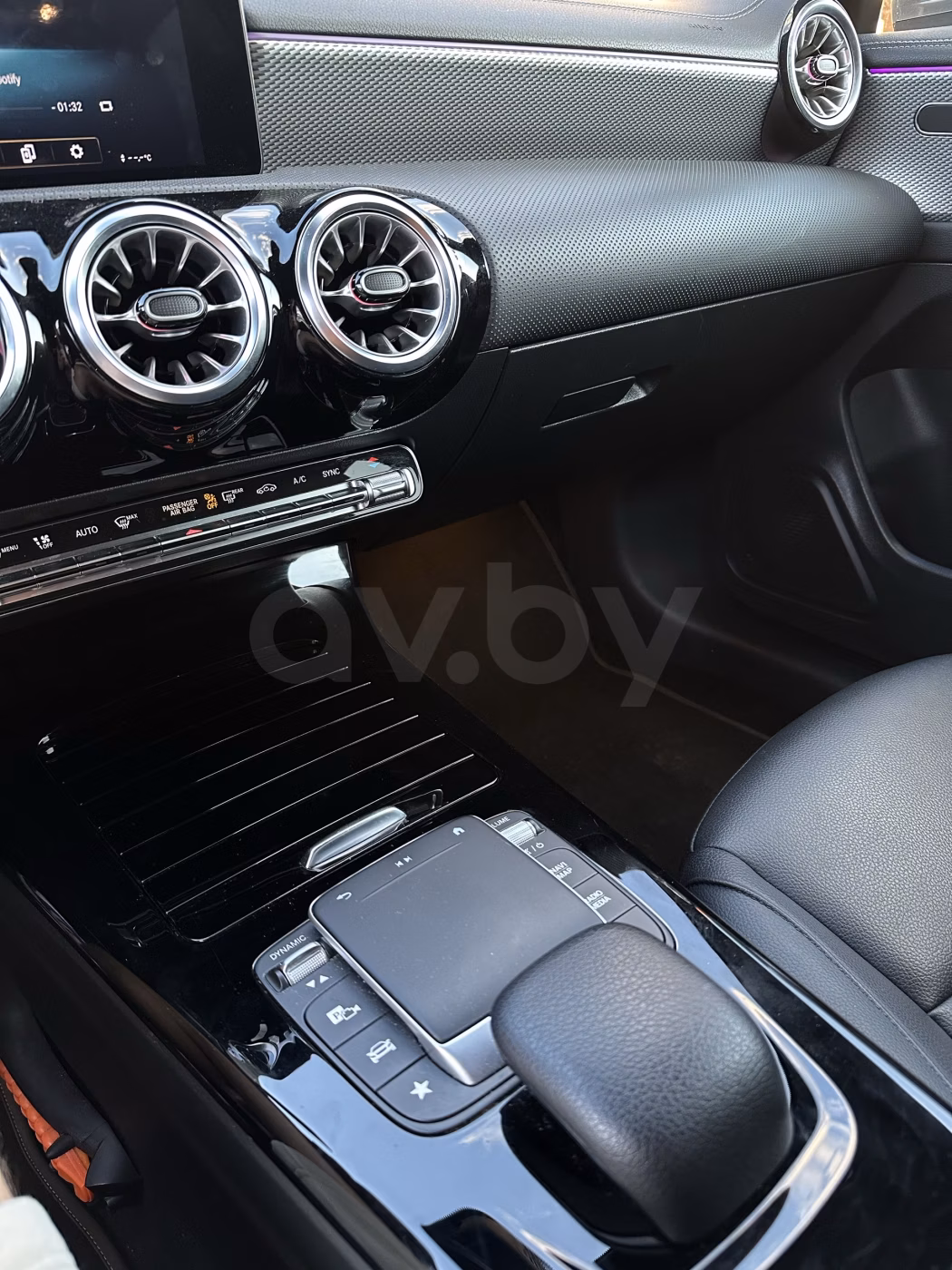 Mercedes-Benz CLA фото 10