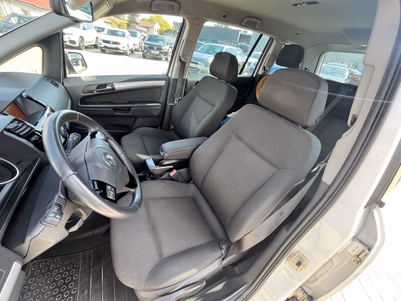 Opel Zafira фото 20