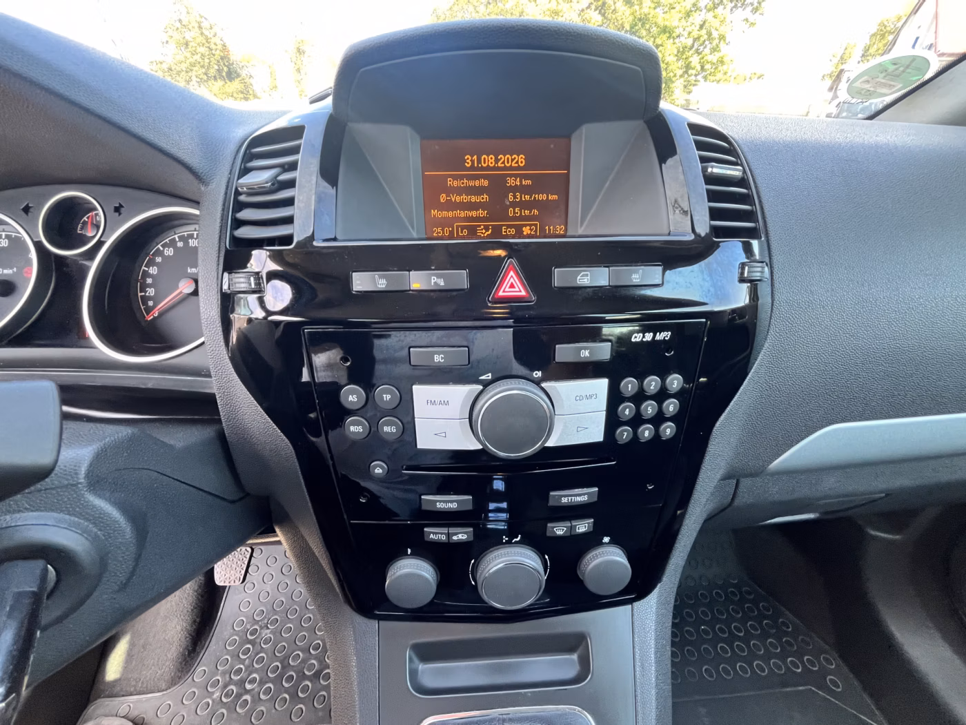 Opel Zafira фото 25