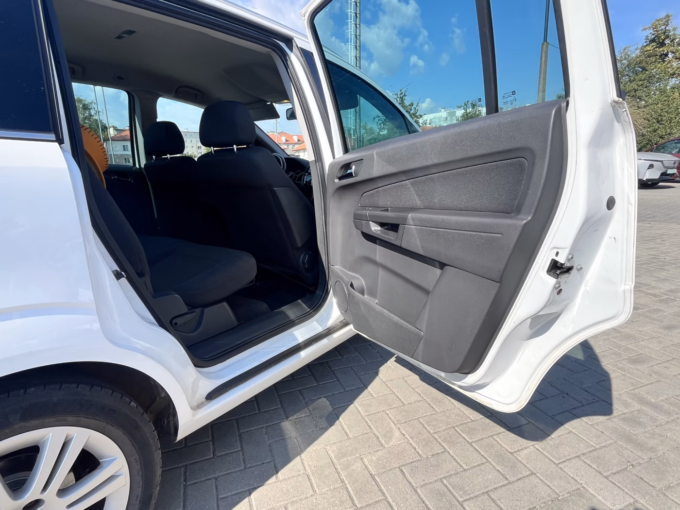 Opel Zafira фото 16