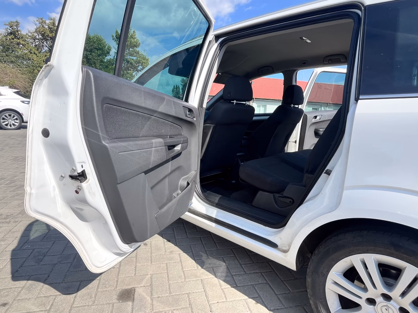 Opel Zafira фото 18