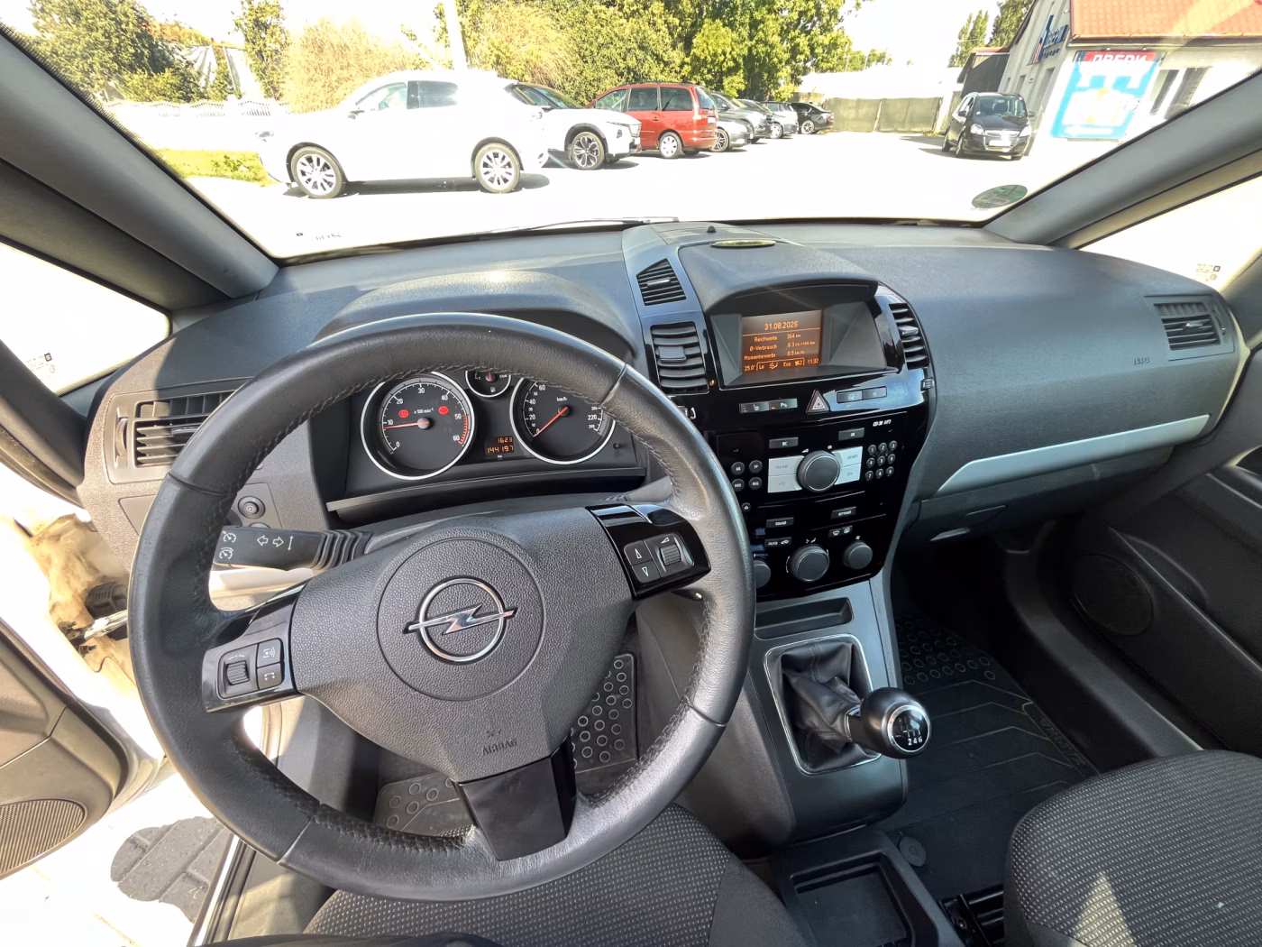 Opel Zafira фото 24