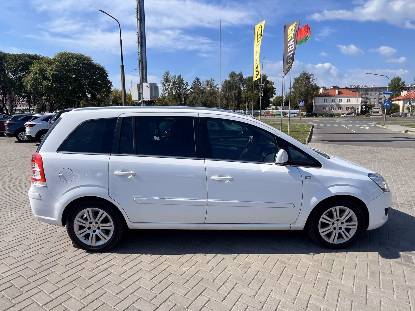 Opel Zafira фото 2