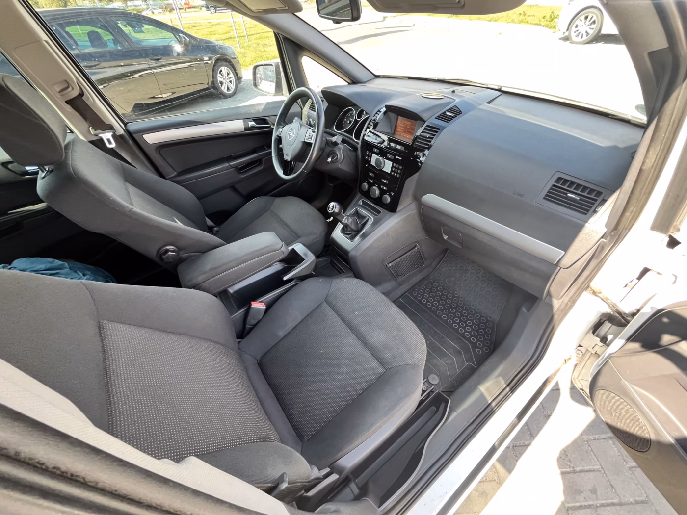Opel Zafira фото 17