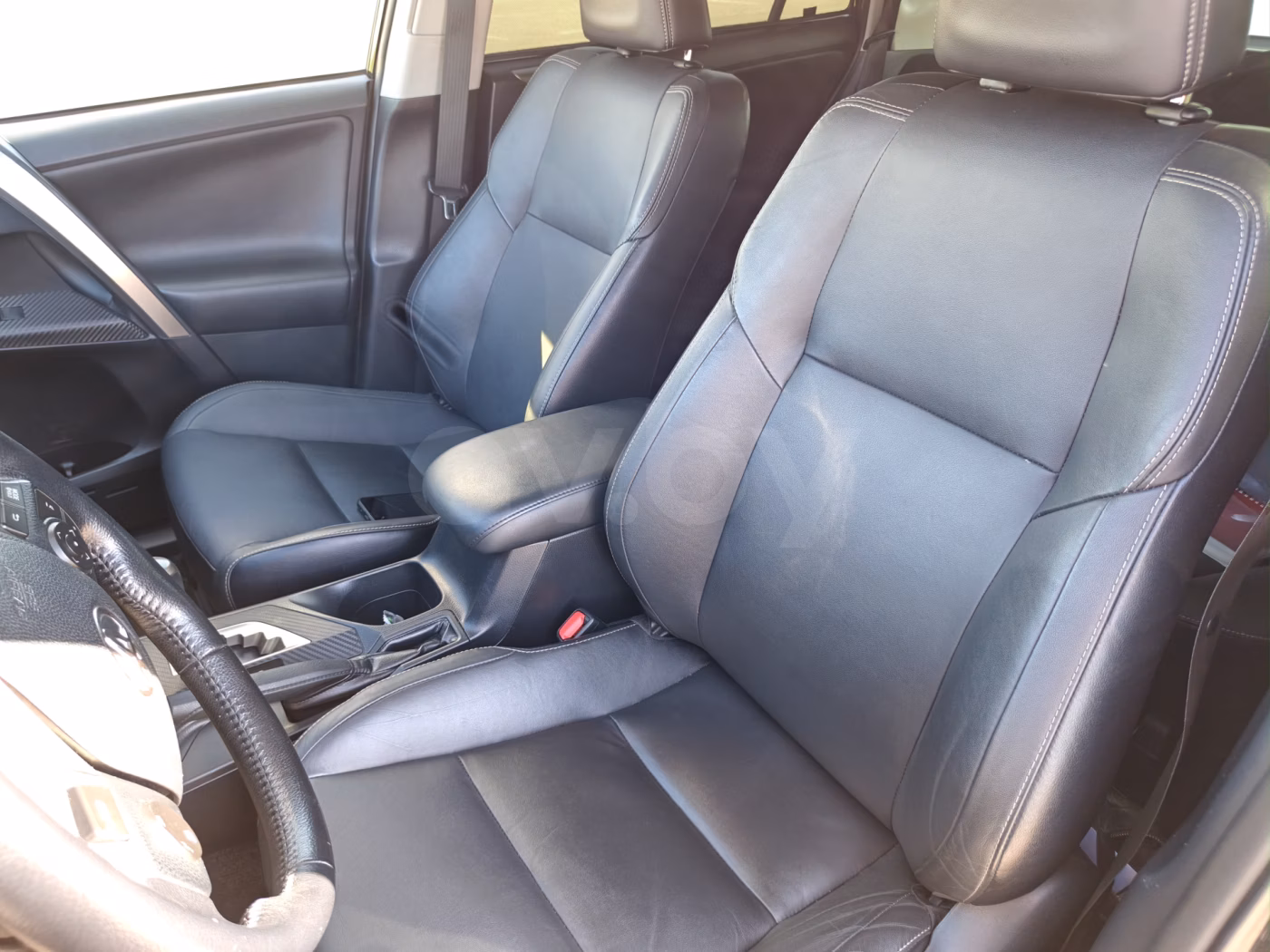 Toyota RAV4 фото 11