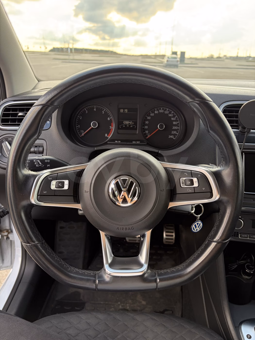 Volkswagen Polo Sedan фото 10
