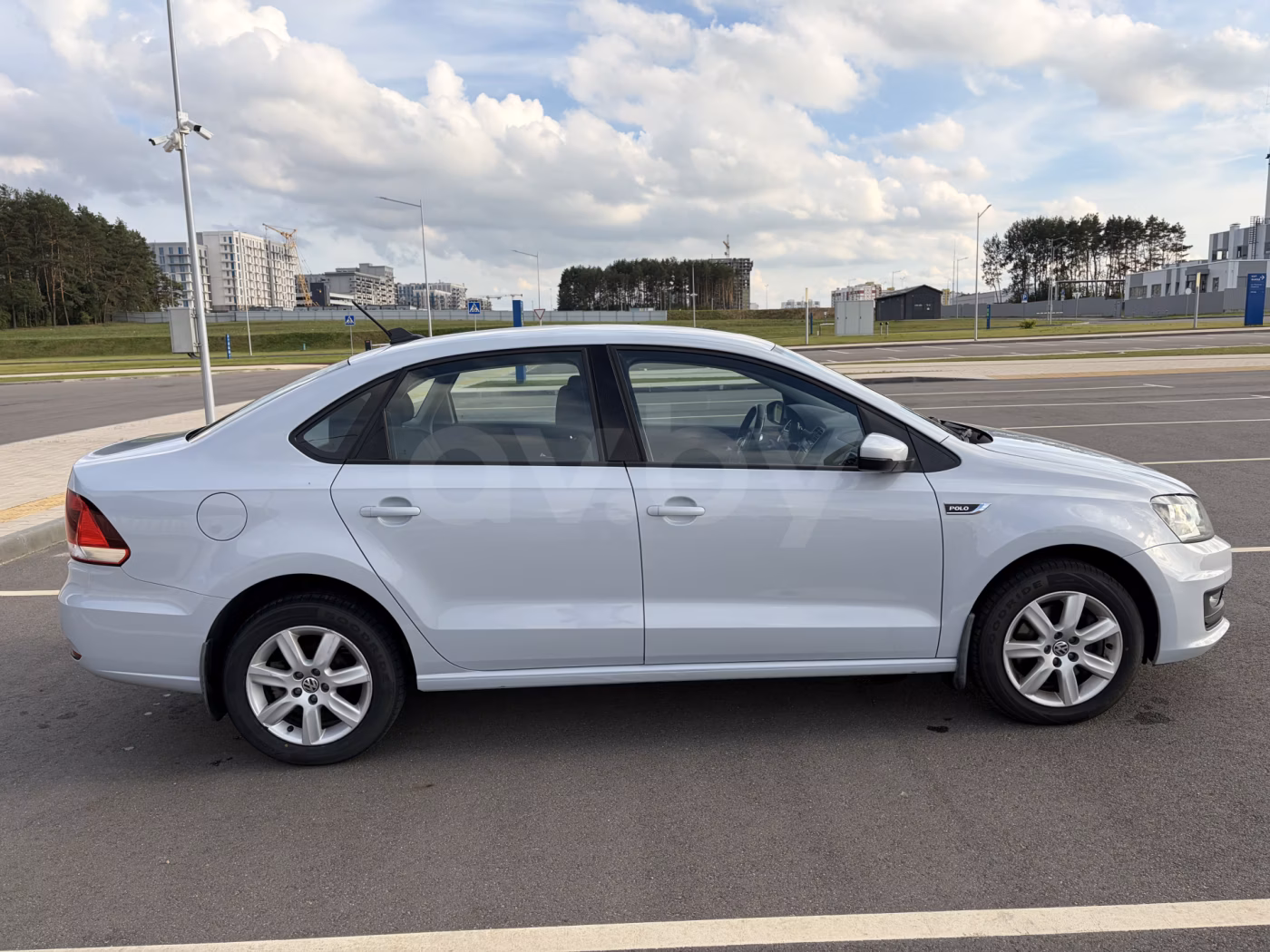 Volkswagen Polo Sedan фото 7