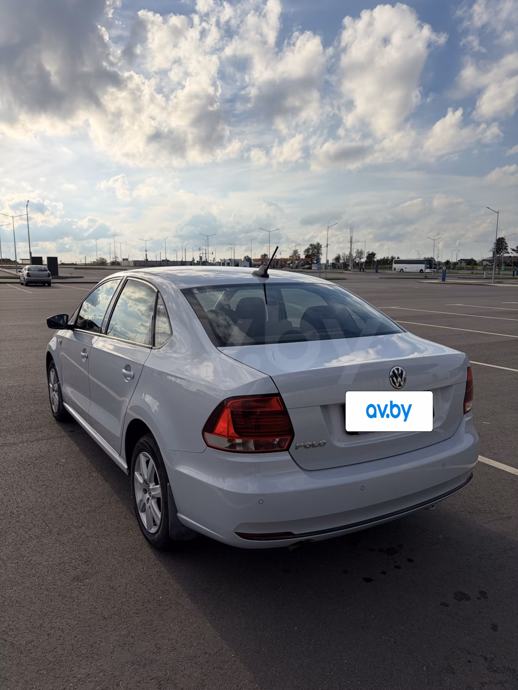 Volkswagen Polo Sedan фото 4