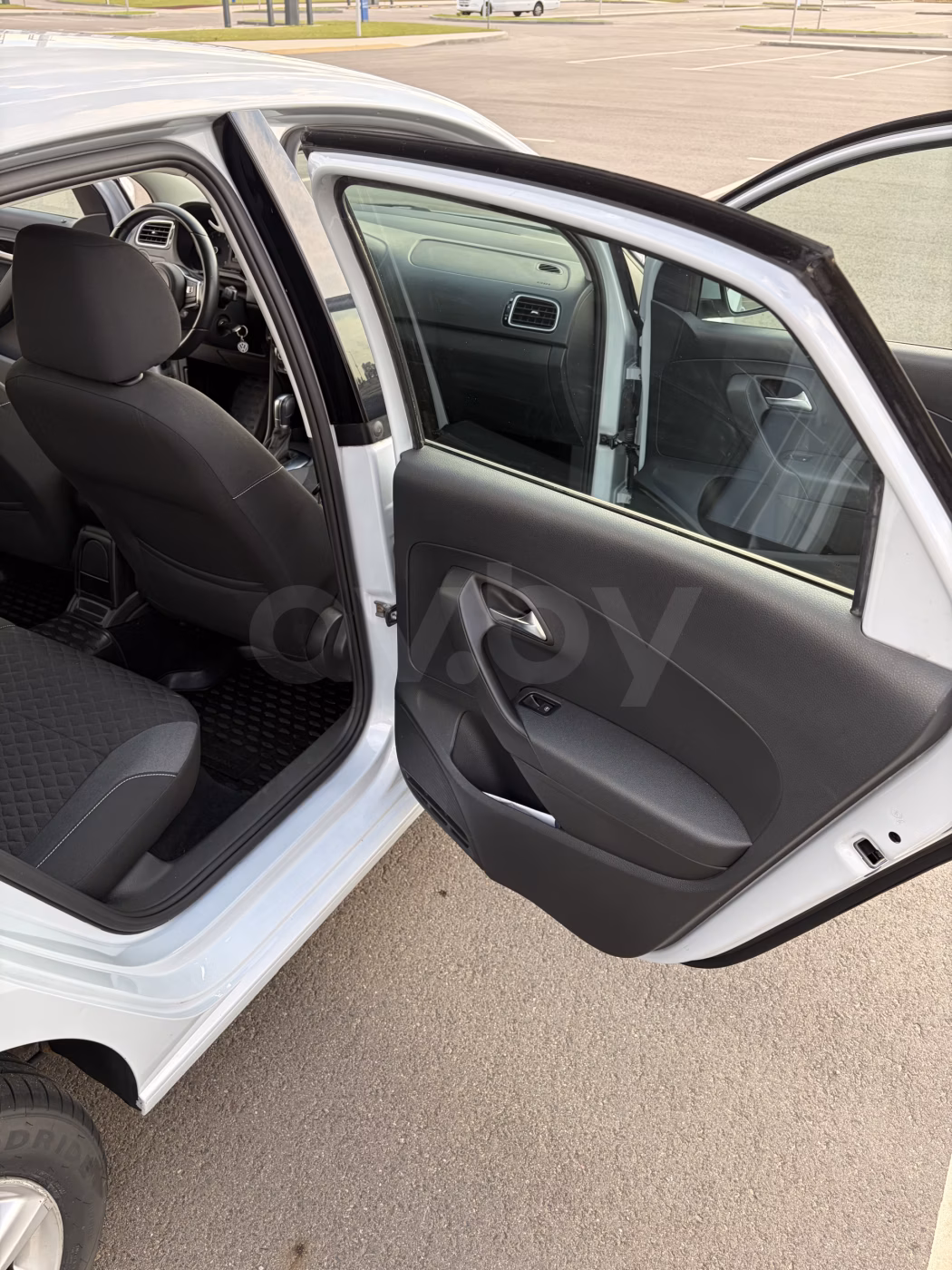 Volkswagen Polo Sedan фото 16