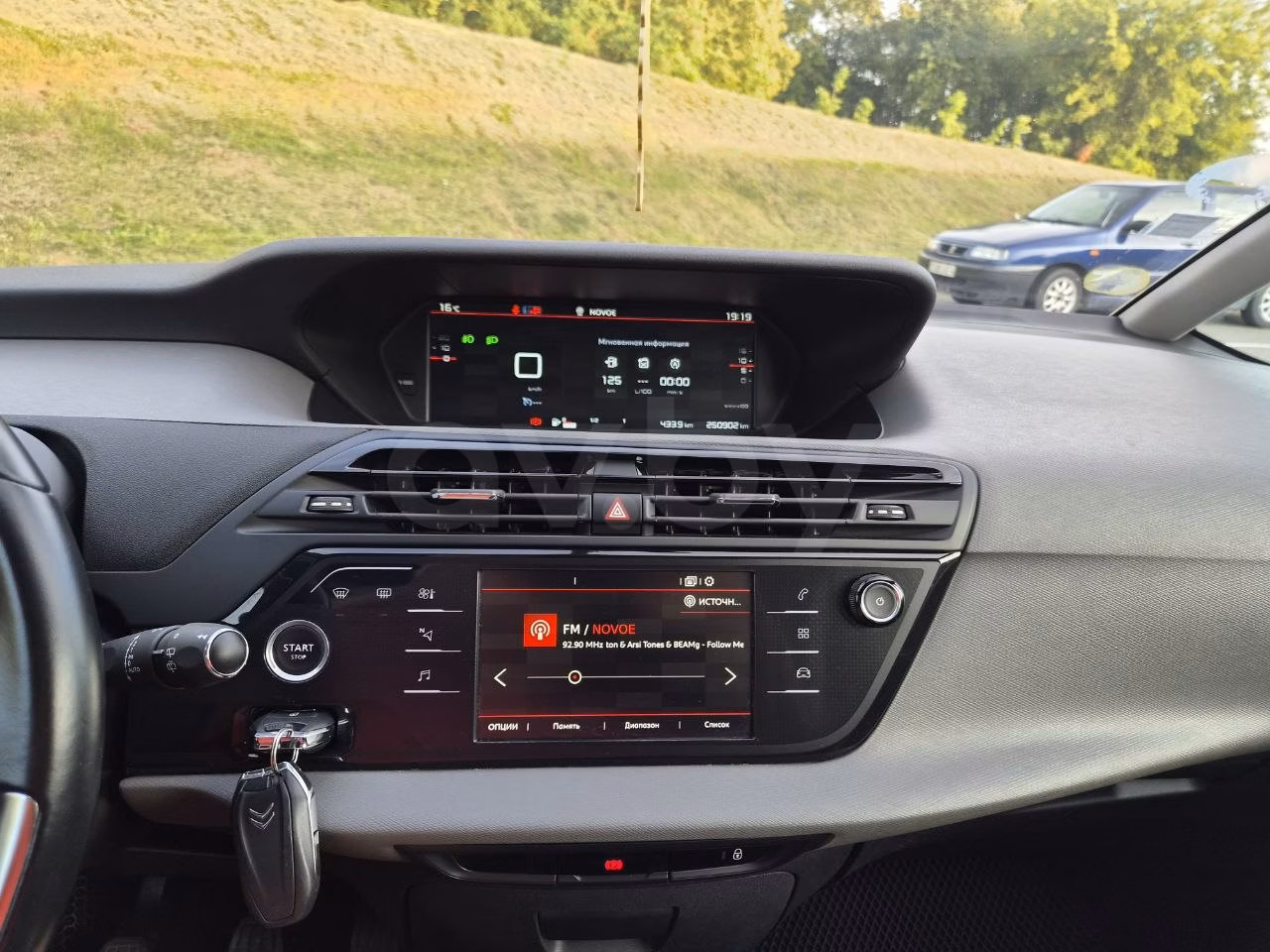 Citroen C4 Grand Picasso фото 10