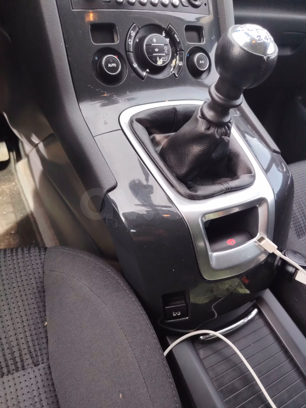 Peugeot 5008 фото 7