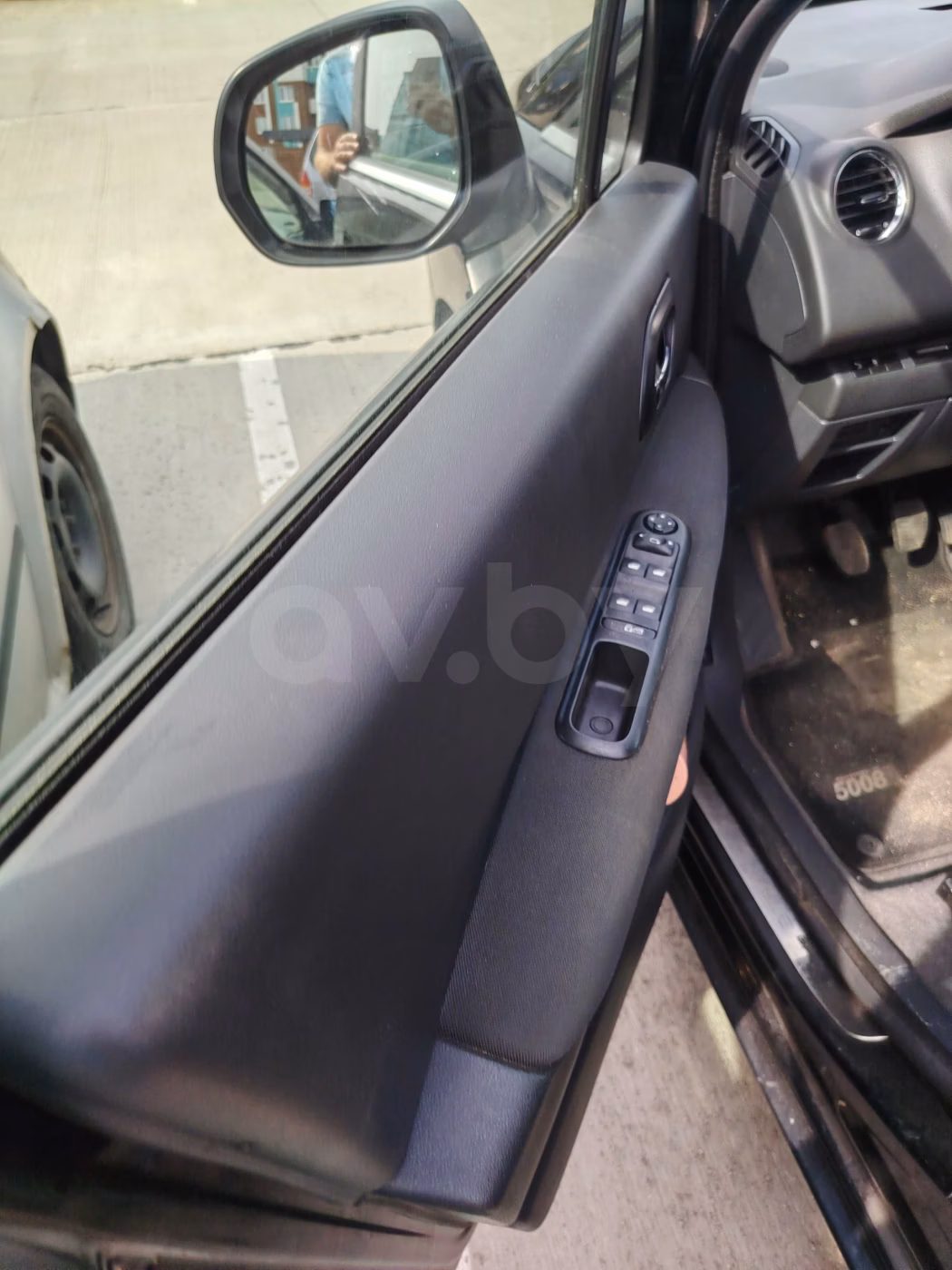 Peugeot 5008 фото 11