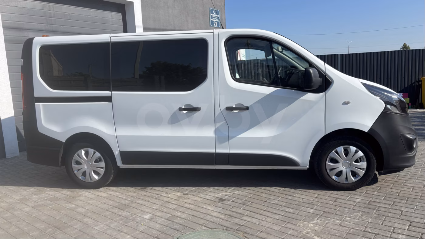 Opel Vivaro фото 5