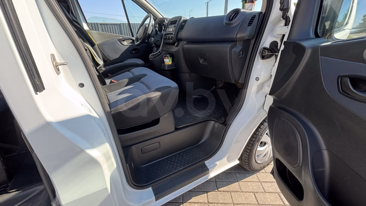 Opel Vivaro фото 6