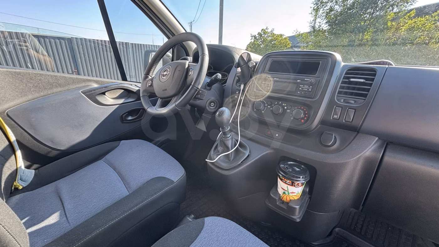 Opel Vivaro фото 9