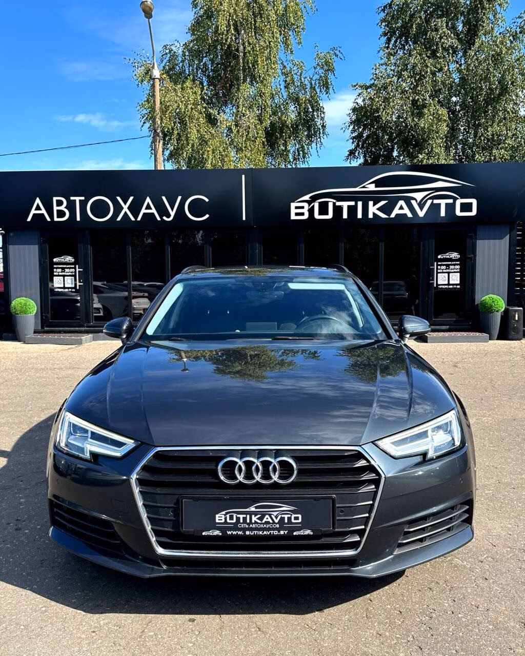 Audi A4 фото 2