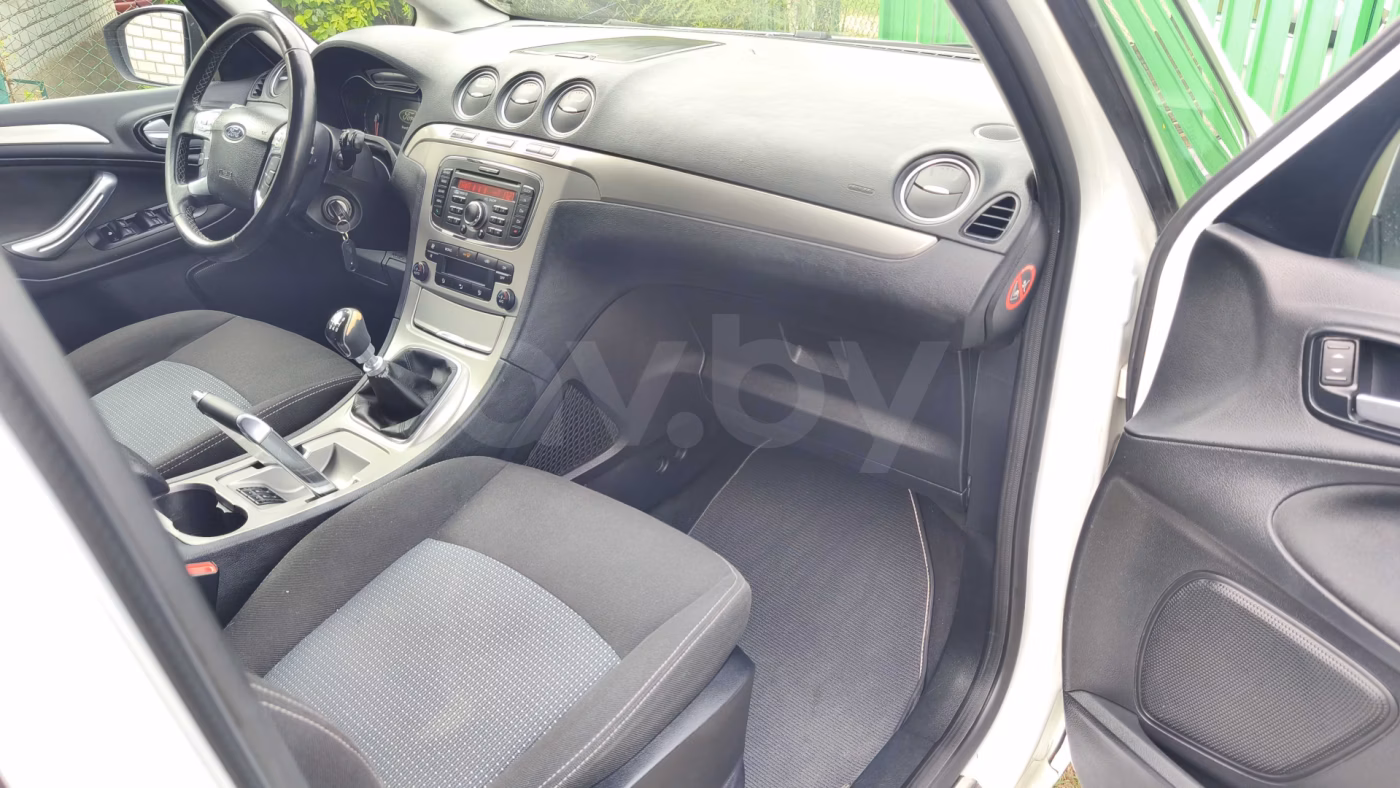 Ford Galaxy фото 9