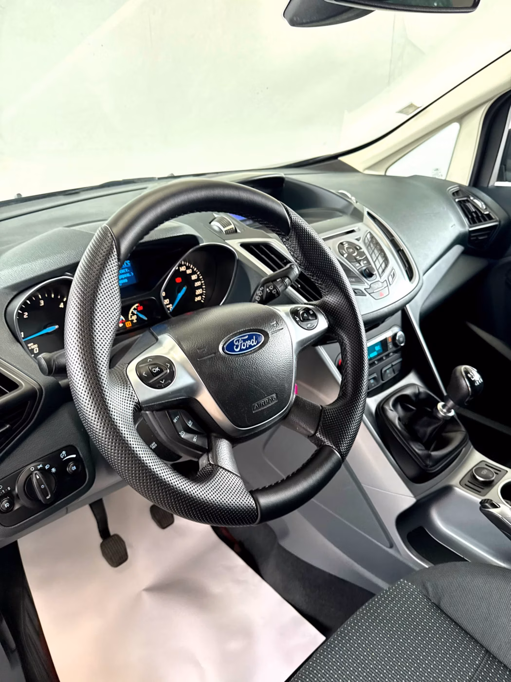Ford Grand C-Max фото 10