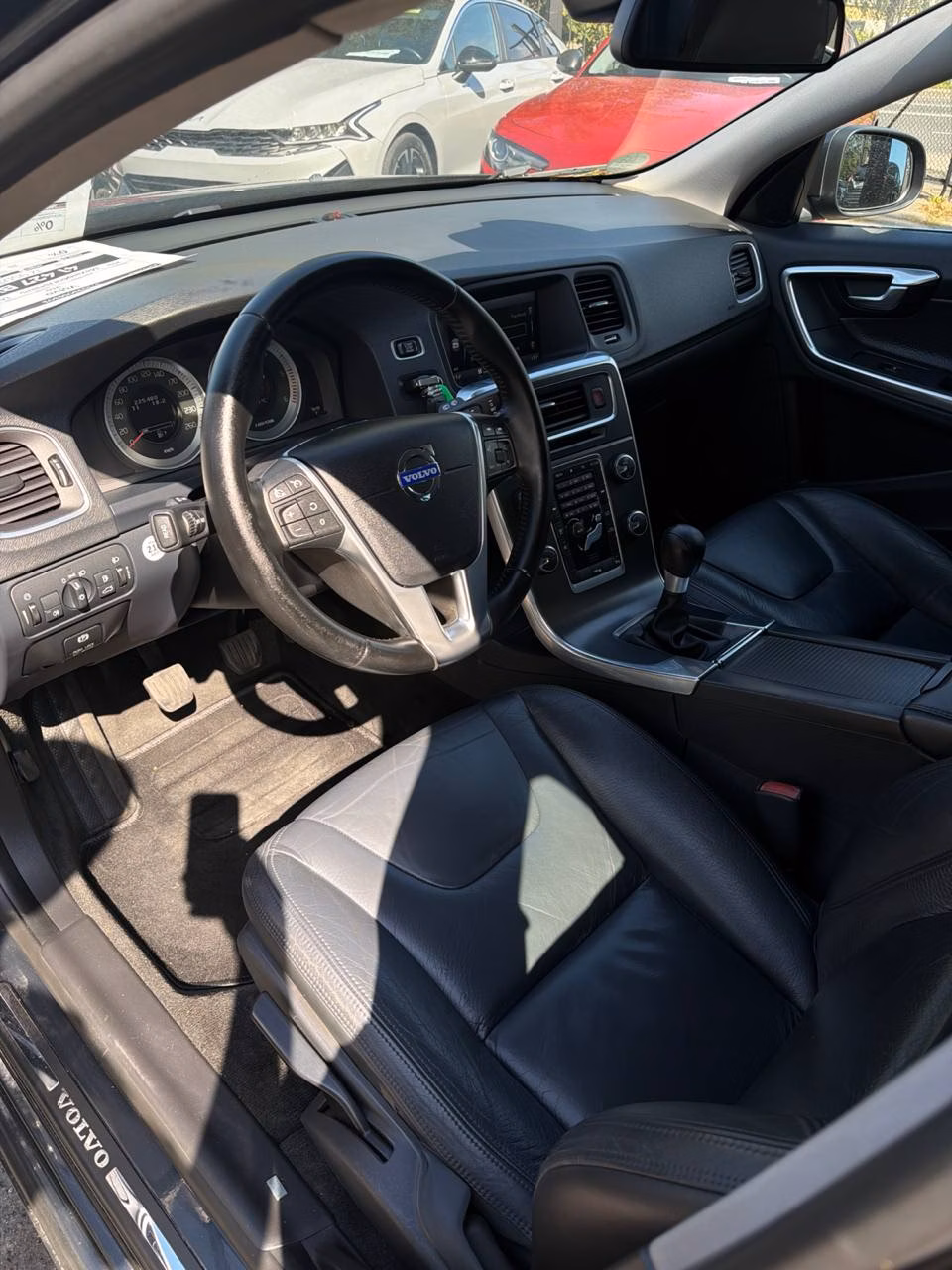 Volvo V60 фото 11