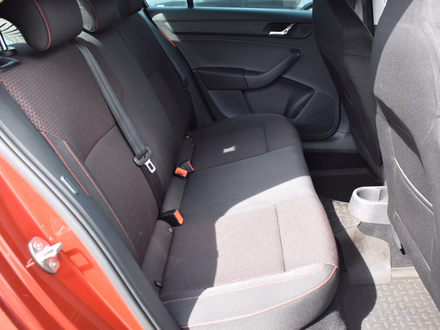 Skoda Rapid фото 11