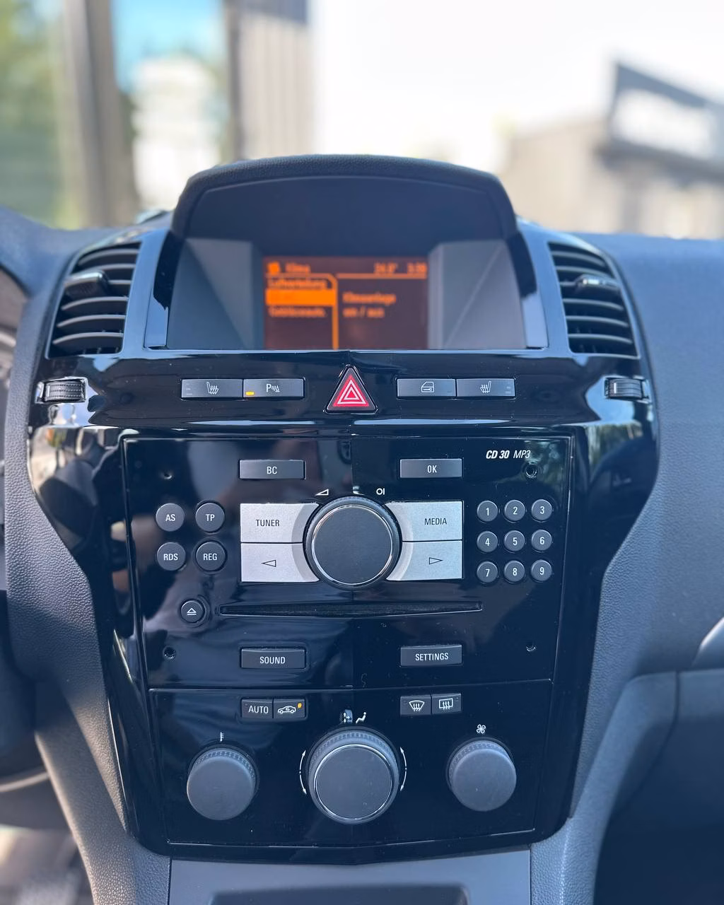 Opel Zafira фото 10
