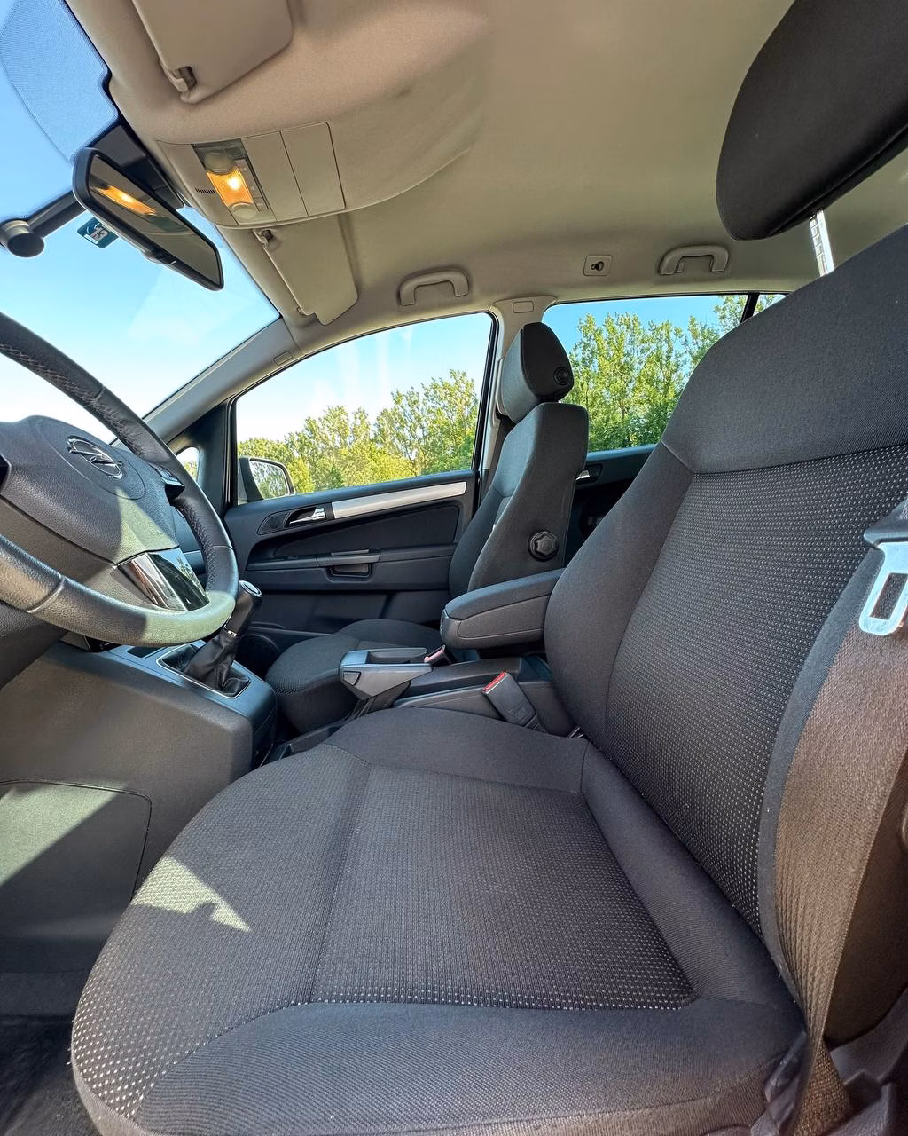 Opel Zafira фото 7