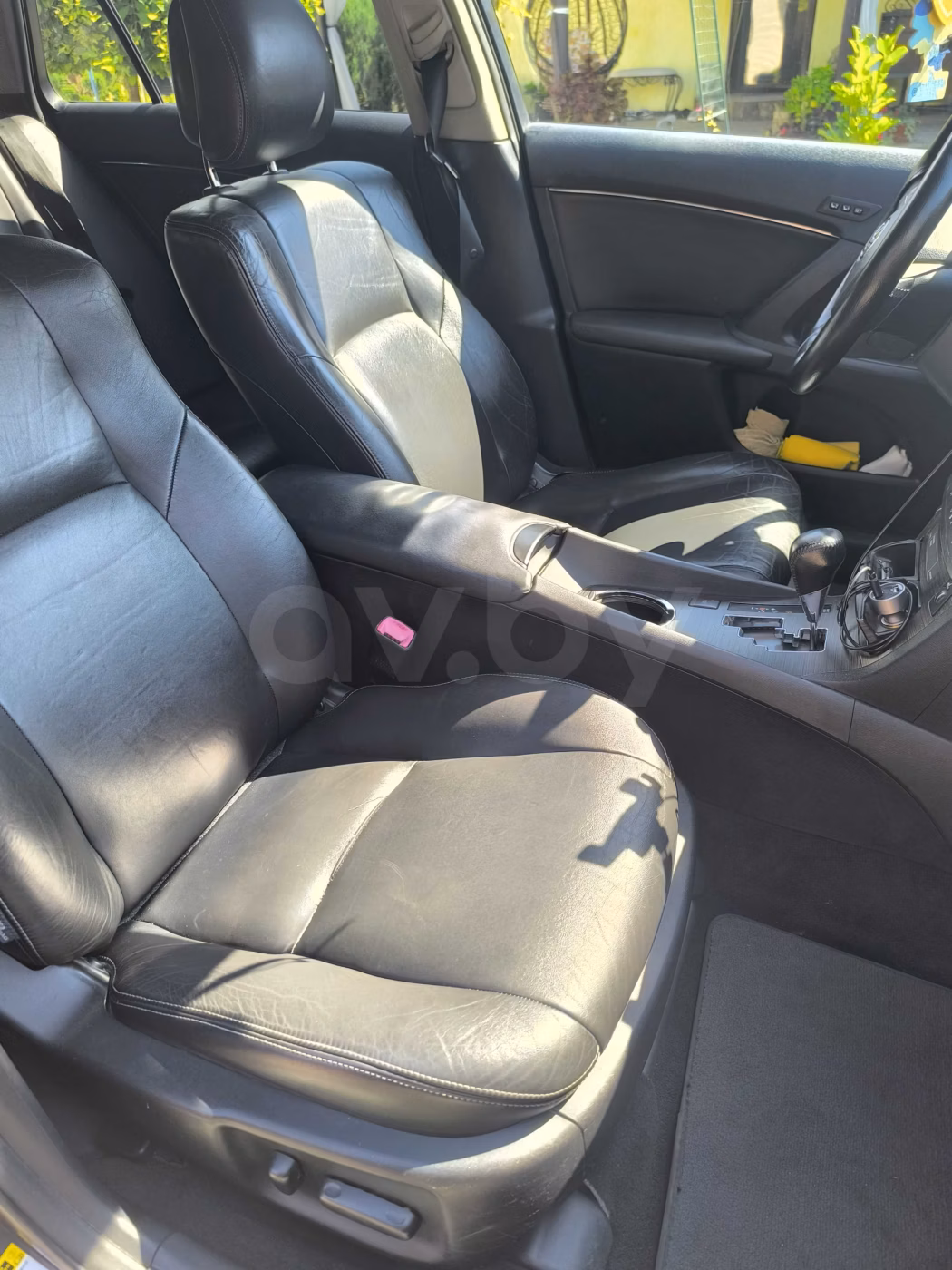 Toyota Avensis фото 10