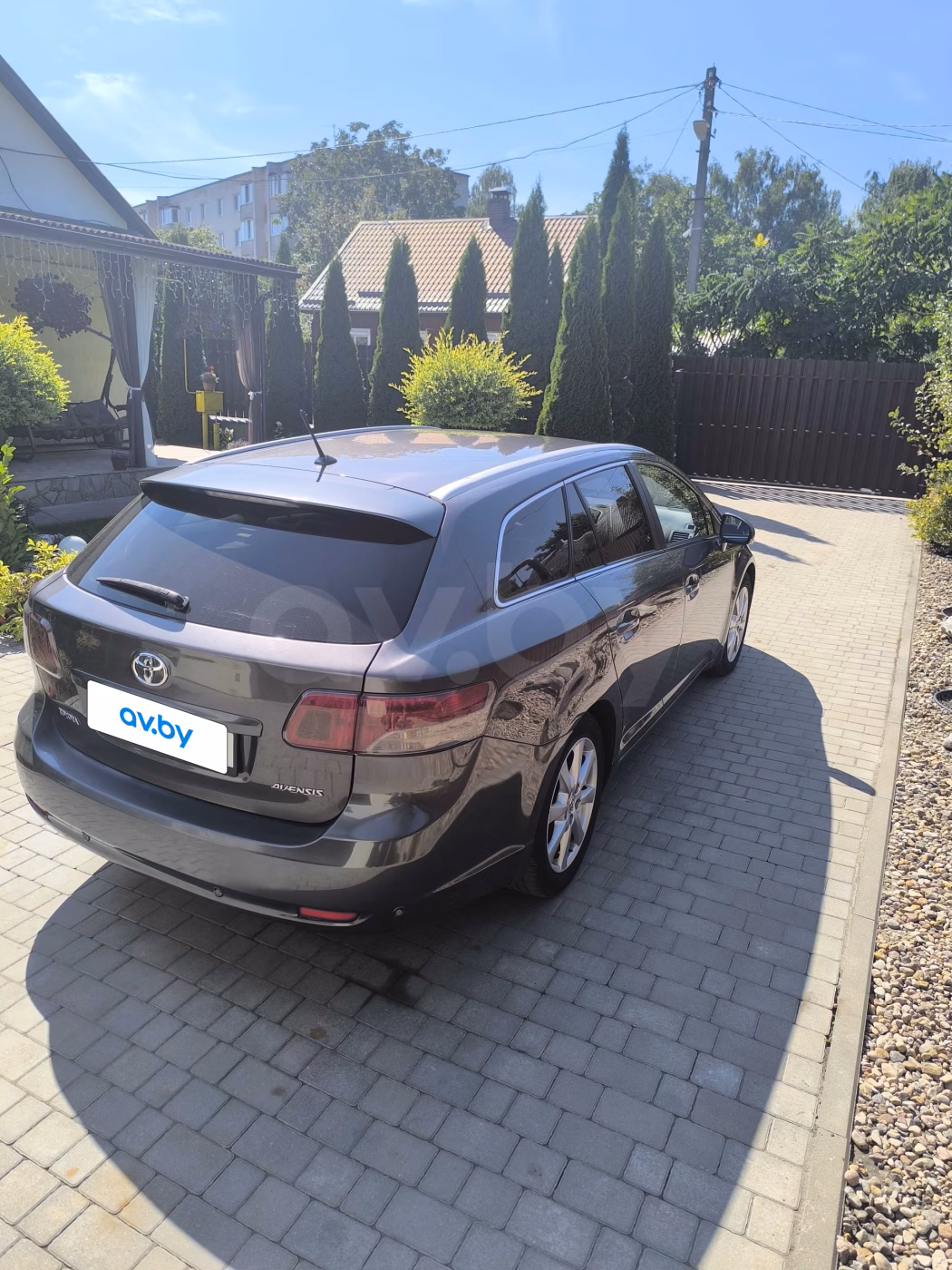 Toyota Avensis фото 8
