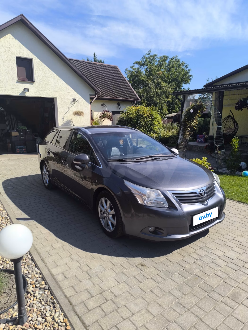Toyota Avensis фото 4