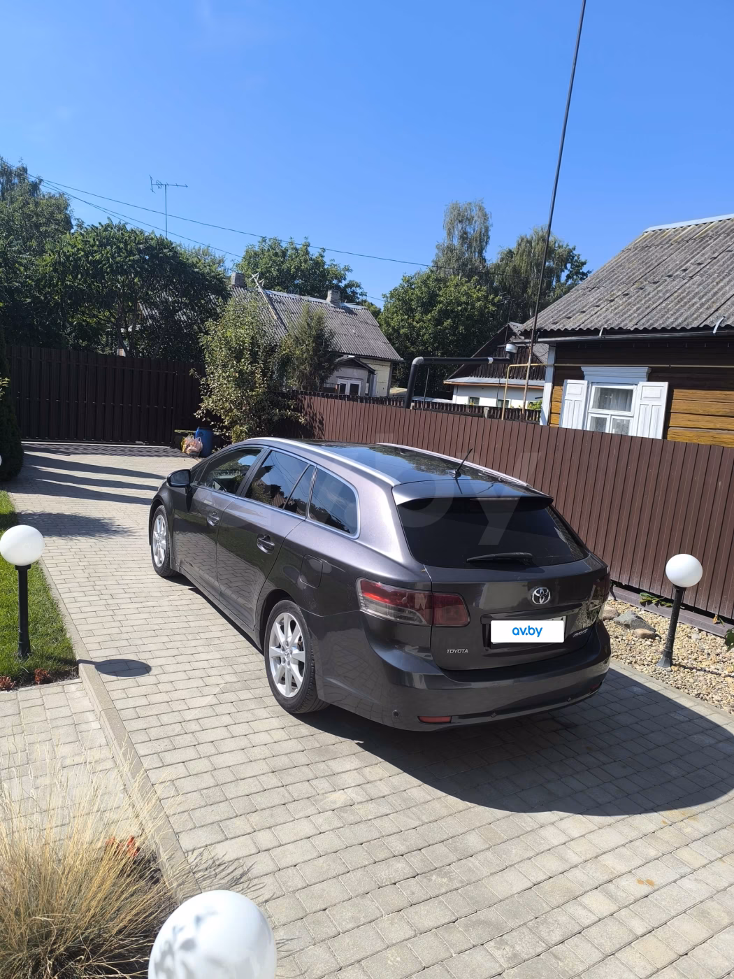 Toyota Avensis фото 6