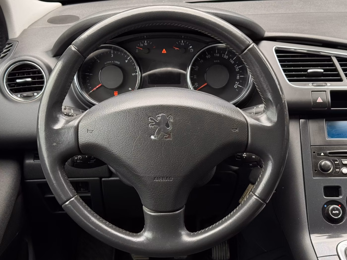 Peugeot 3008 фото 12