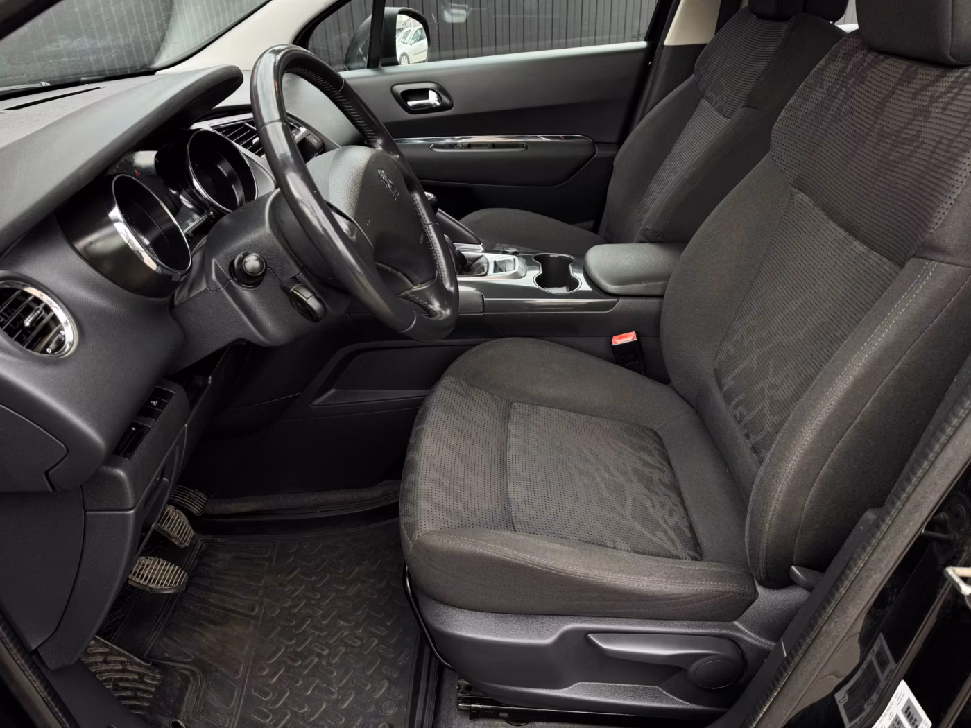 Peugeot 3008 фото 8