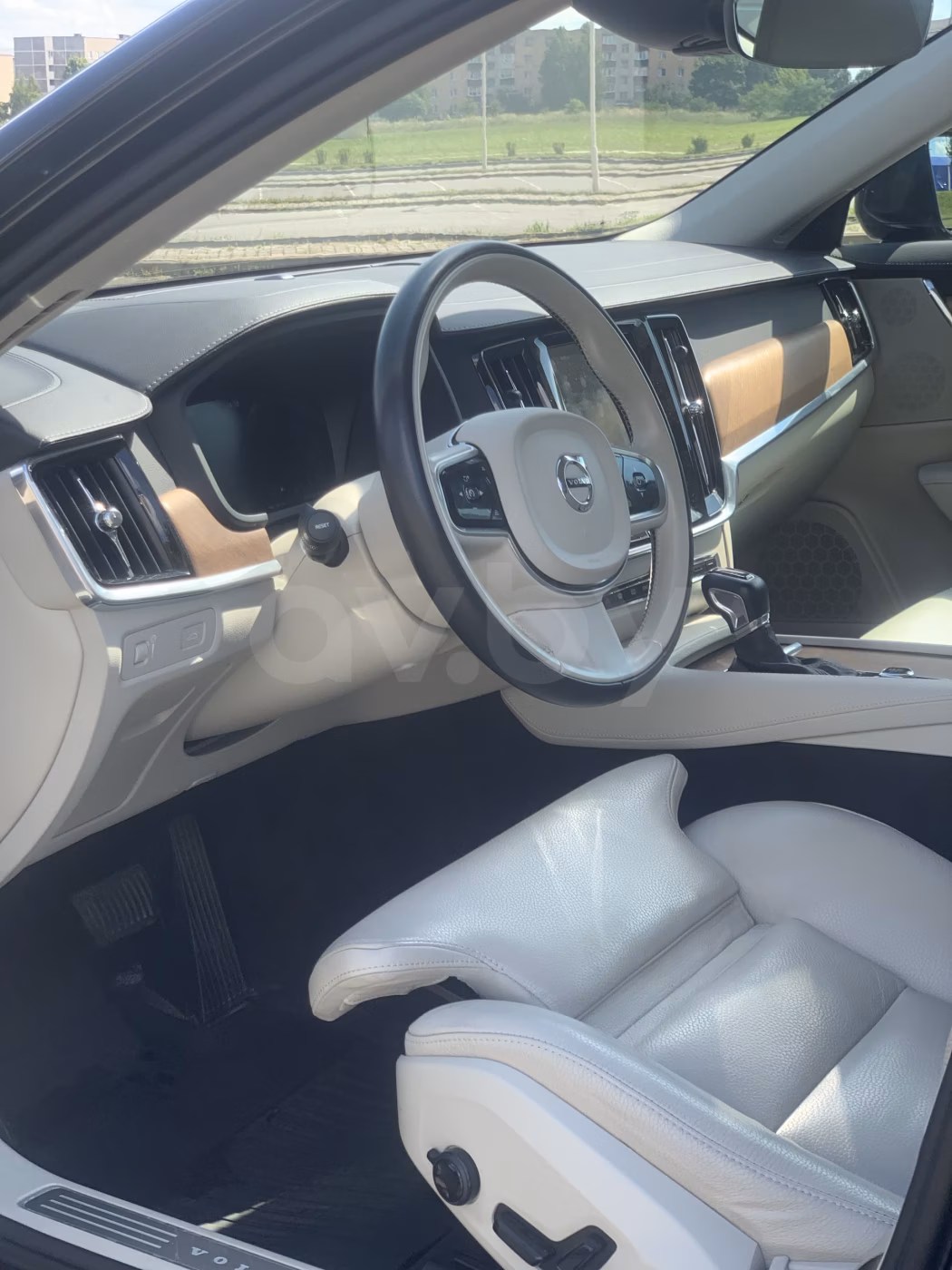 Volvo S90 фото 8