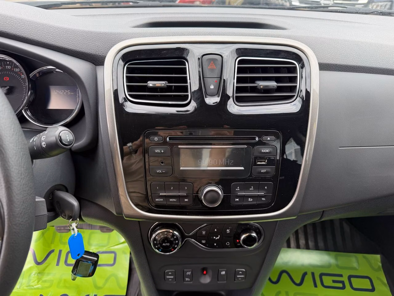 Renault Sandero Stepway фото 12