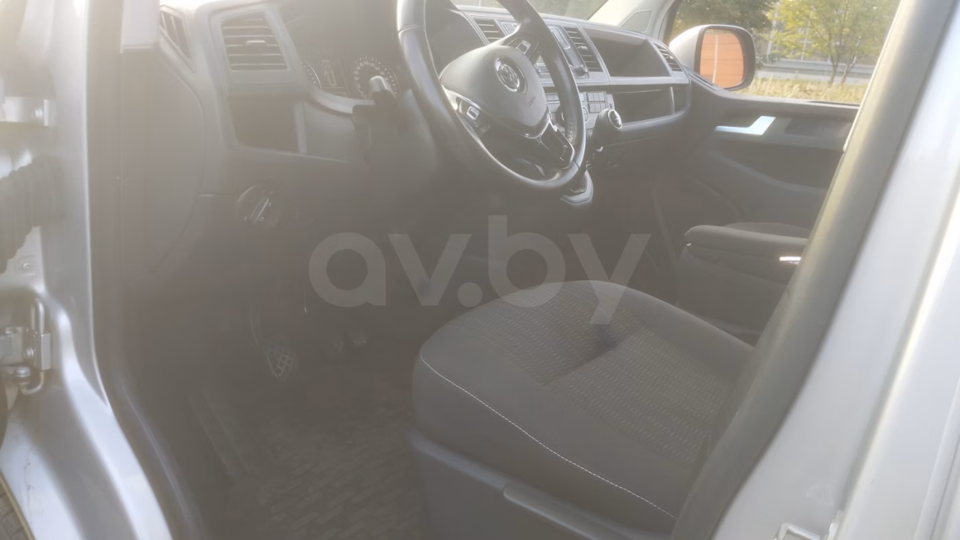 Volkswagen Caravelle фото 5