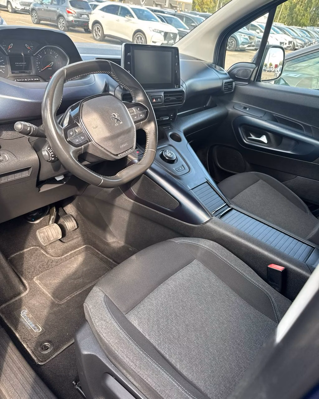 Peugeot Rifter фото 10
