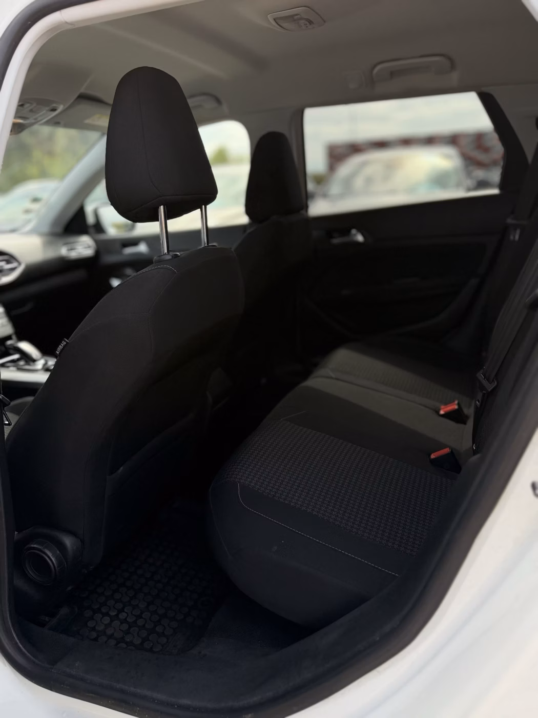 Peugeot 308 фото 14