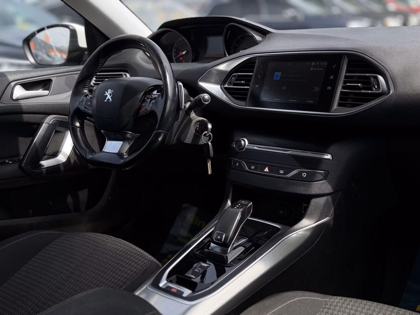 Peugeot 308 фото 13