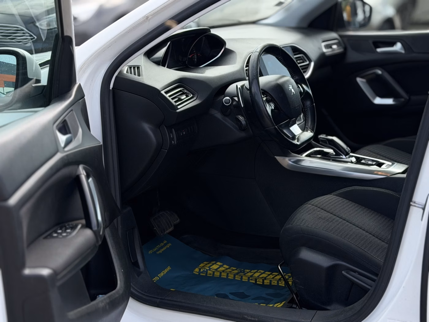 Peugeot 308 фото 16
