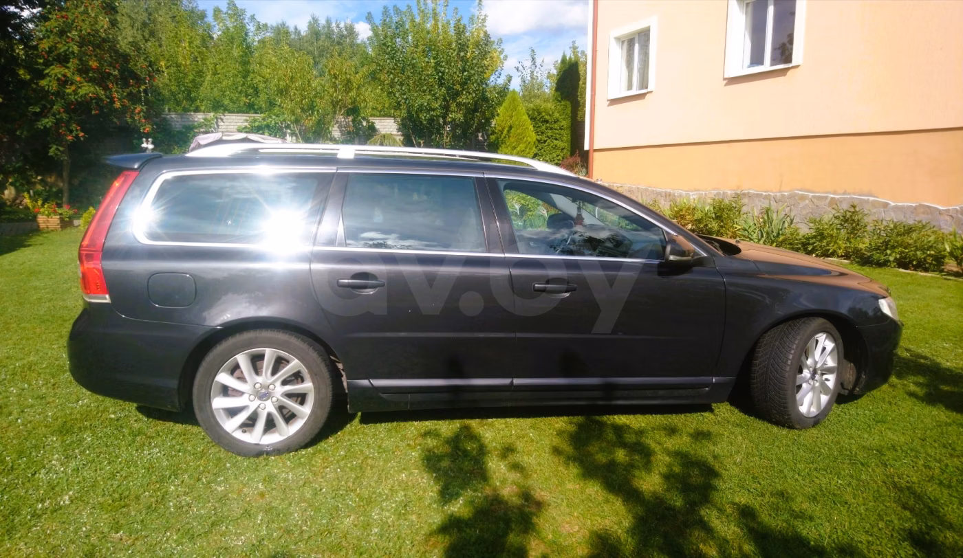 Volvo V70 фото 9