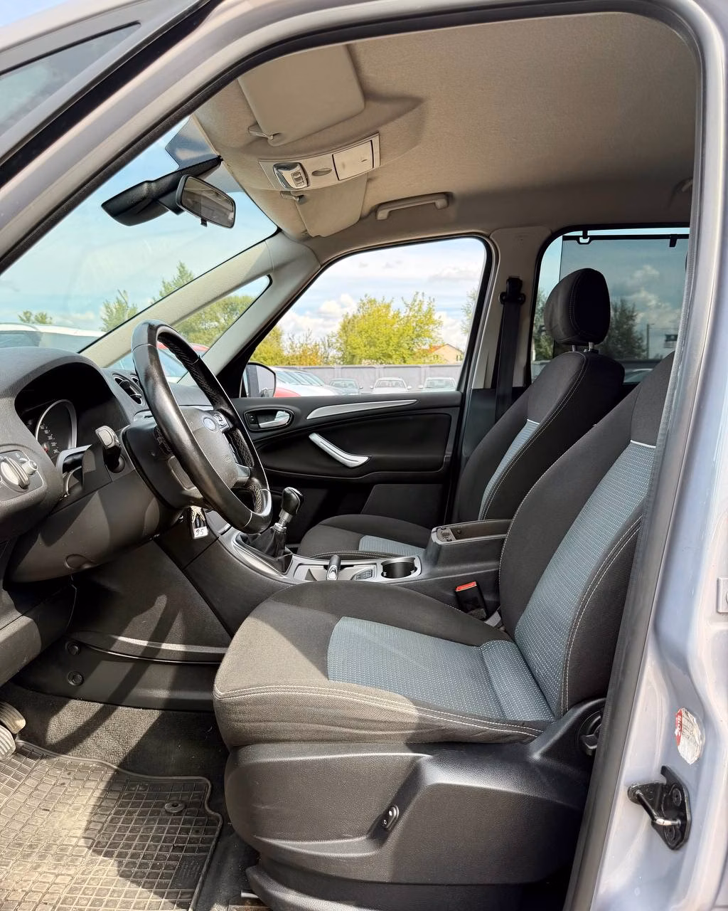 Ford Galaxy фото 9